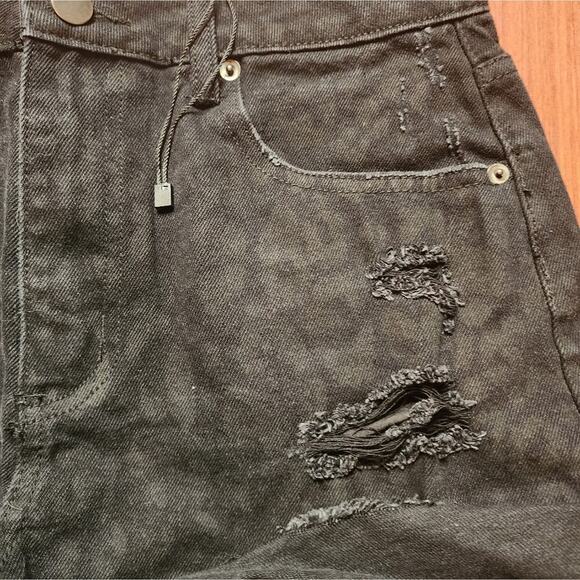 MUSTARD SEED NEW MED DISTRESSED BLACK SHORTS - Picture 5 of 8